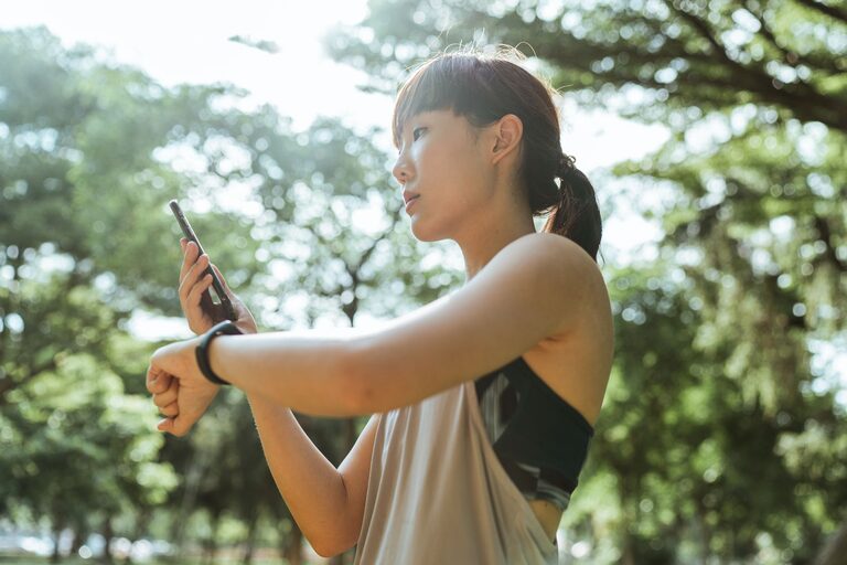 How to Choose a Fitness Tracker That Is Easy to Use